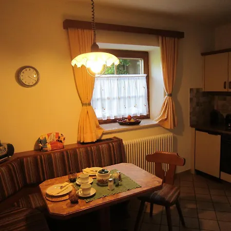 Gaestehaus Struggl Apartman *
